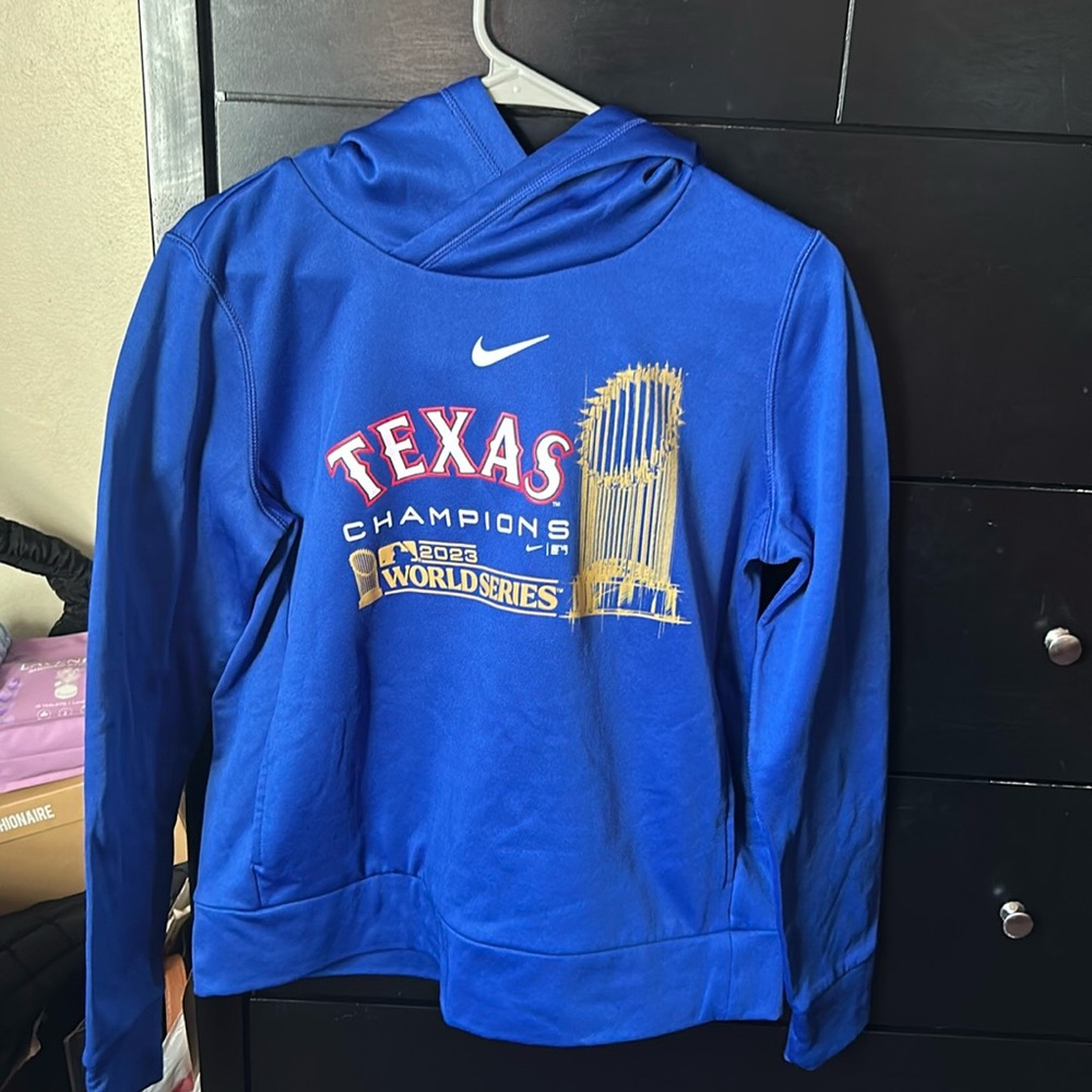 Size M Nike Texas Rangers Hoodie